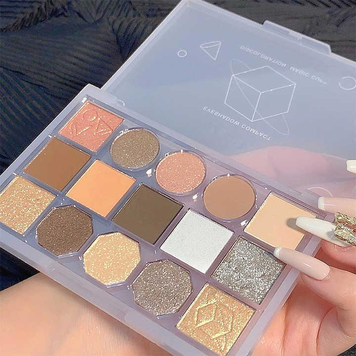 Matte And Glitter Eyeshadow Palette