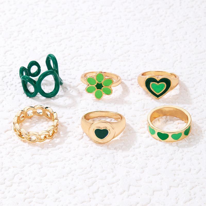 6 Pcs Set of Alloy Gold Rings With White Daisy Flower Finger Ring