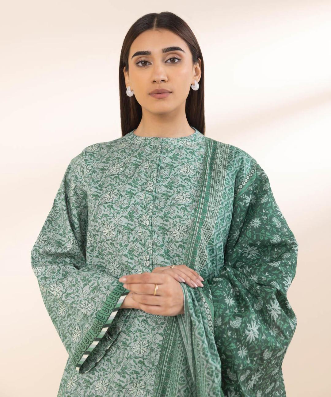 3 Pcs Women's Unstitched Printed Suit
