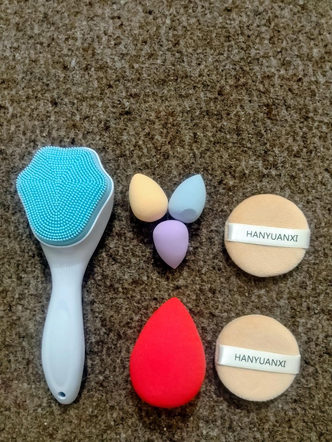 7 in 1 Makeup Accessories Deals - 6 Beauty Blenders & Facial Scrub