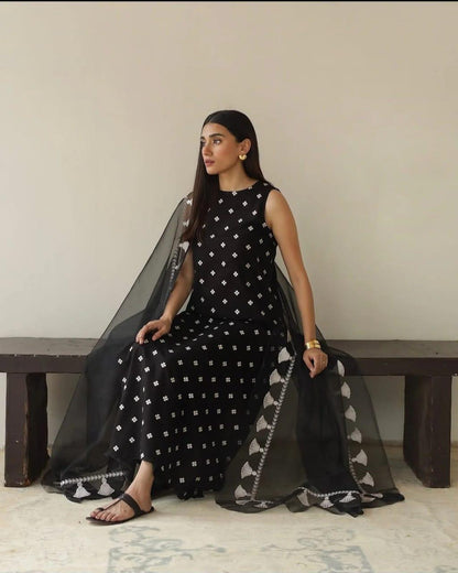 3 Pcs Women's Unstitched Embroidered Suit